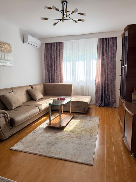 Chisinau- bloc 1983 decomandat renovat complet